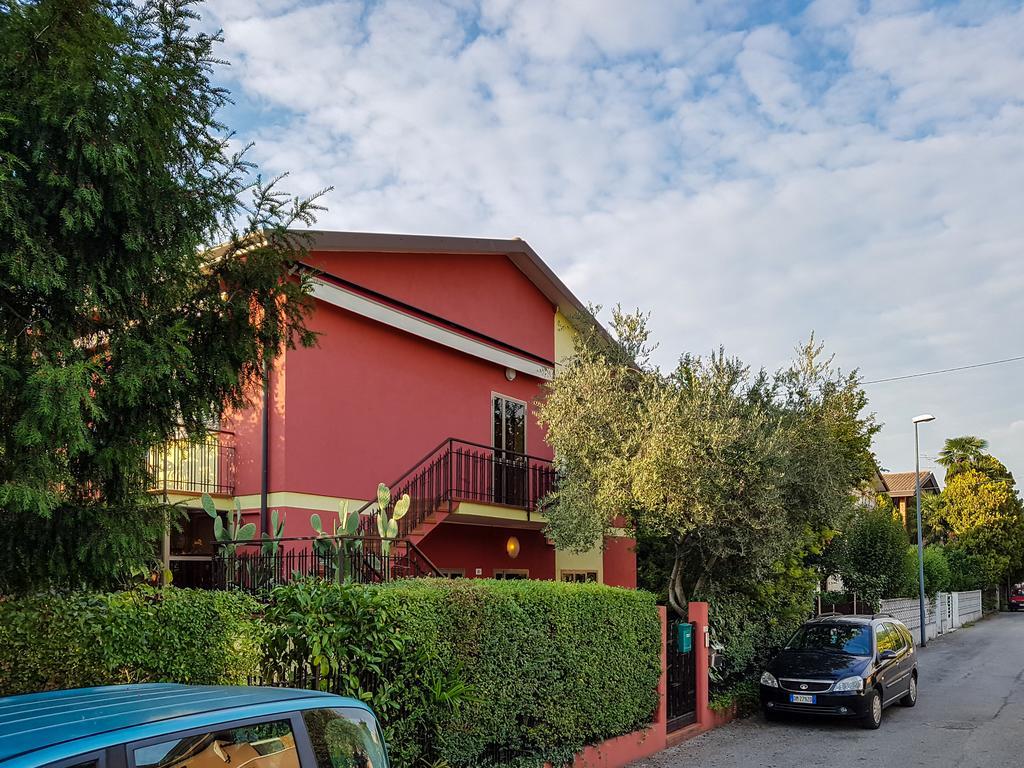 Апартаменты La Casa Rossa Тревизо Экстерьер фото